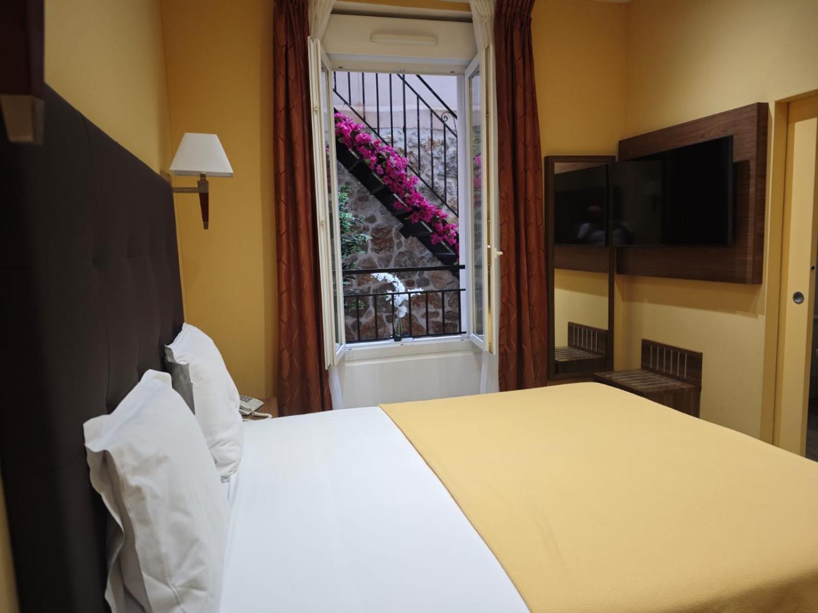 Hotel Capitole Beausoleil Ngoại thất bức ảnh